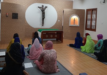 선교지 방글라데시 -  글라라 기숙사 여학생들의 기도와 빵 루띠 만들기