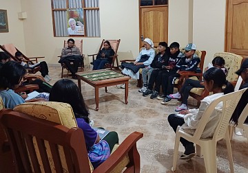 선교지 볼리비아 오루로 학생들 피정 시간
