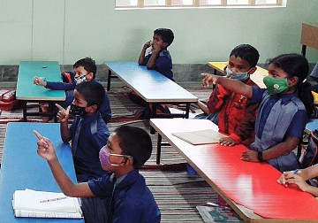 방글라데시 선교지 한국외방선교수녀회에서 운영하는 나자렛학교 학생들 모습.