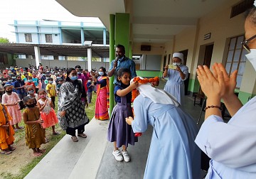 선교지 방글라데시 - 총원장 수녀님 방문 환영식 - 나자렛 학교