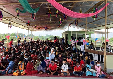 선교지 방글라데시 나자렛 학교 학생들과 나자렛 학교 전경